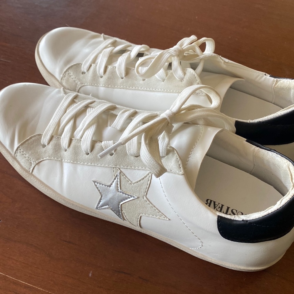 Star tennis shoes